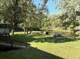 The Creekside Lodge outside