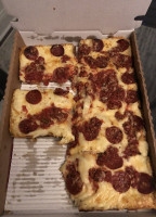 Buddy's Pizza food