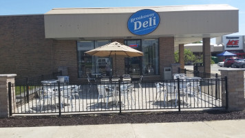 Breakaway Deli outside