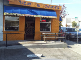 Tacos El Jarochito outside