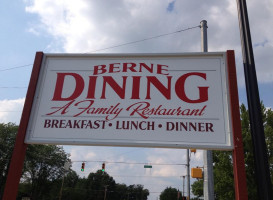 Berne Dining outside