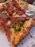 Benny's Pizza food