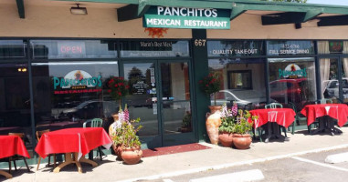 Panchitos outside