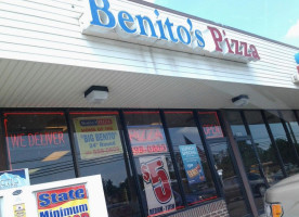 Benito's Pizza outside