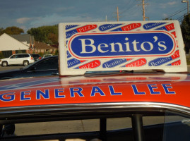 Benito's Pizza outside