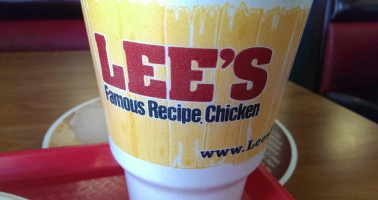 Lee's Famous Recipe Chicken outside