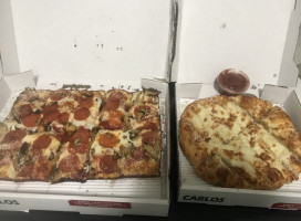 Carlo's Pizza food