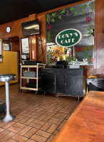 Roxy's Cafe inside