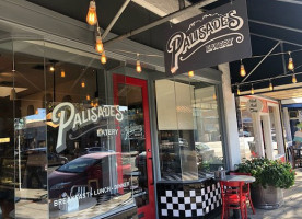 Palisades Eatery outside