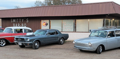 Smitty's -b-q outside