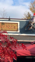 Wally's Grill outside