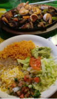 Nina's Taqueria food