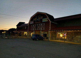 The New Country View Diner Family outside