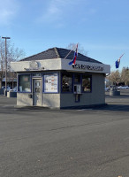 Cafe Des Croissants (drive-thru) outside