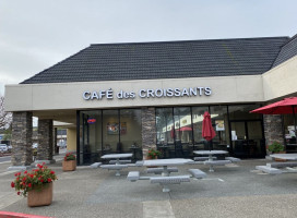 Cafe Des Croissants (drive-thru) outside