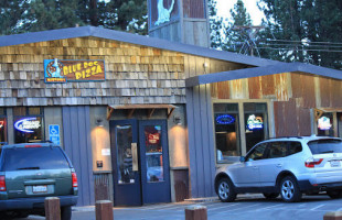 Blue Dog Pizza Tahoe Midtown outside