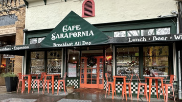 Café Sarafornia food