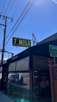 7 Mile House Sports Grill outside