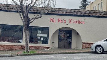 Na Na's Kitchen outside