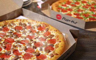 Pizza Hut food