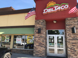 Del Taco outside