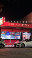 Little Joe's Pizza outside