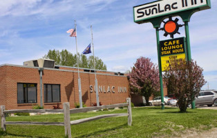 Sunlac Inn Lakota outside