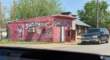 Ms. Piggy's Fish And Bbq In Wash outside