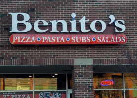 Benito's Pizza Southfield inside