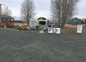 Grandma’s Truck N Kitchen outside