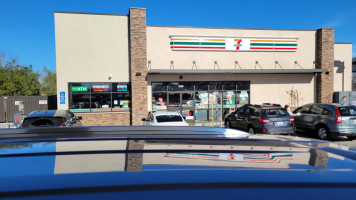 7-eleven inside