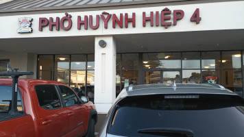 Pho Huynh Hiep #4- Kevin’s Noodle’s House outside