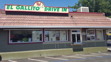 El Gallito Drive-in outside