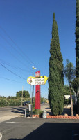 El Gallito Drive-in outside