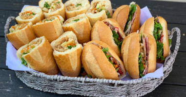 Yummee Sandwiches food