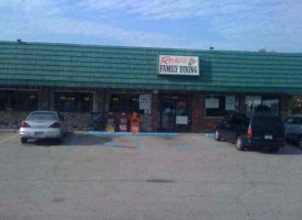 Rose's Family Dining outside