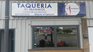 Taqueria El Marmol outside