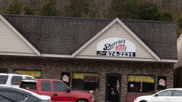 Sherrie's Pizza House outside