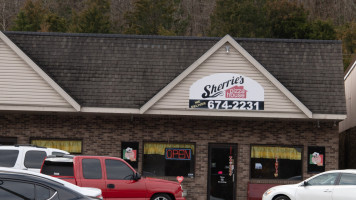 Sherrie's Pizza House outside