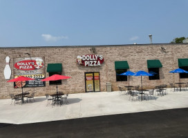 Dolly's Pizza Walled Lake outside