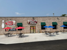 Dolly's Pizza Walled Lake food