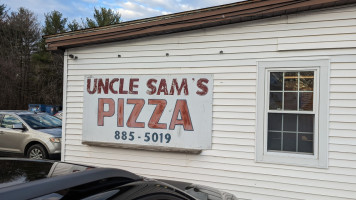 Uncle Sam's Pizza outside