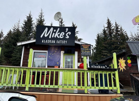 Mike's Alaskan Eatery outside