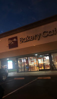 85c Bakery Cafe South Gate outside