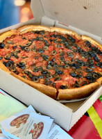 Zachary's Chicago Pizza food