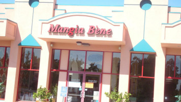 Mangia Bene outside