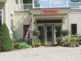 Blueberry Hill Market Cafe outside