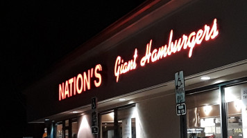 Nation's Giant Hamburgers Great Pies food