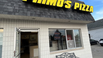 Primo's Pizza outside