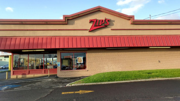 Zip's Drive In food